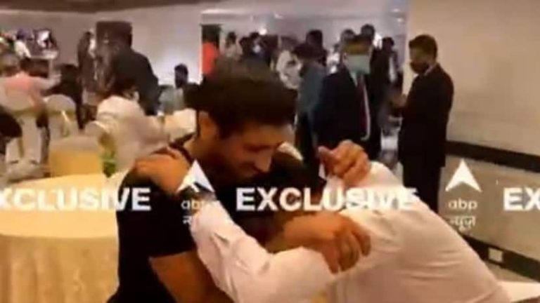 When Ravi Dhaiya and Vikas Bhadauria wrestled | ABP News Exclusive