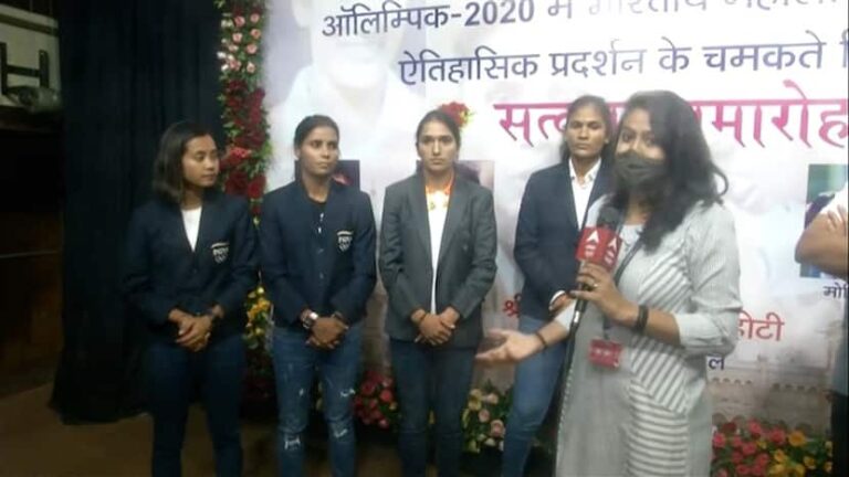 Central Railway Mumbai honors 4 players of women’s hockey team