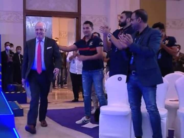 Watch | Auctioneer Hugh Edmeades Returns To Conduct Final Stage Of IPL Auction