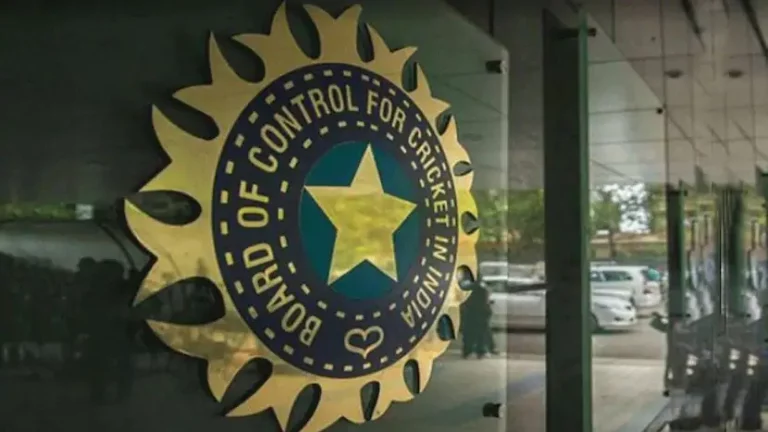 भारतीय खिलाड़ियों को विदेशी टी20 लीग में भाग लेने की अनुमति दे सकता है BCCI: रिपोर्ट