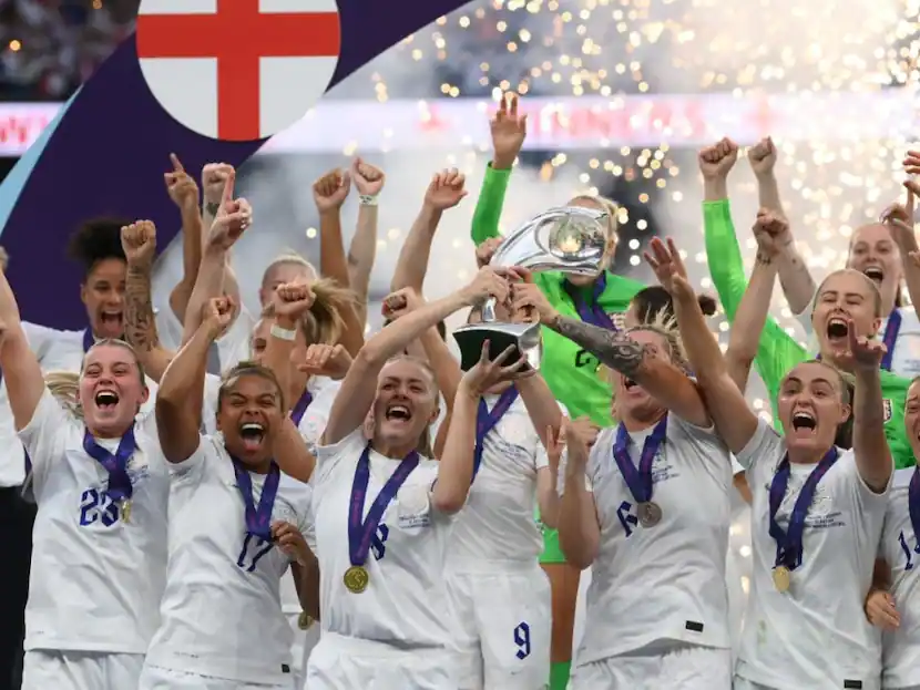 फ़ुटबॉल 'कम्स होम' इंग्लैंड के रूप में यूईएफए महिला यूरो ट्रॉफी जीतता है
