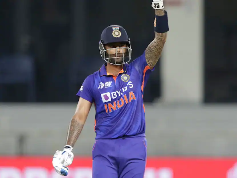 एशिया कप 2022: सूर्यकुमार यादव ने रिकॉर्ड्स की झड़ी लगा दी क्योंकि बल्लेबाज ने आखिरी ओवर में 4 छक्के लगाए
