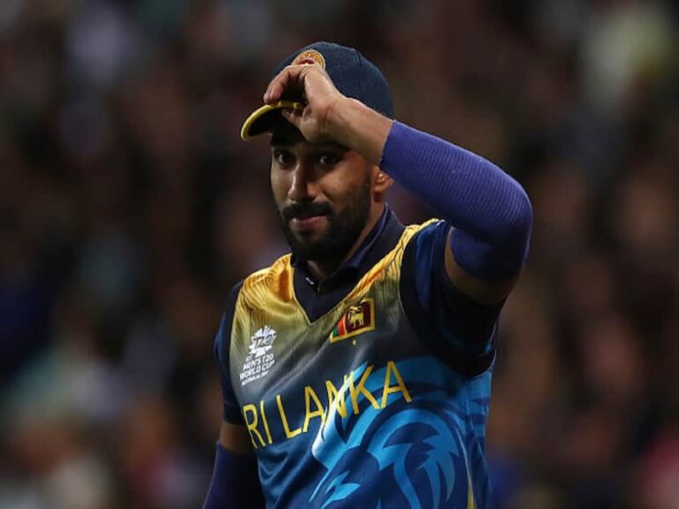 चमिका करुणारत्ने को श्रीलंका क्रिकेट द्वारा एक साल का निलंबित प्रतिबंध सौंप दिया गया