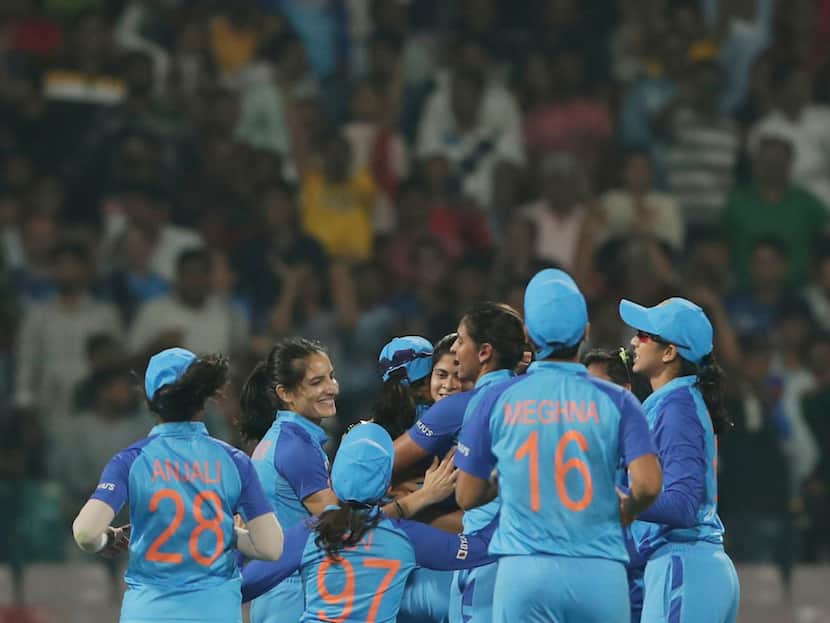 रोमांचक सुपर ओवर के बाद भारत ने ऑस्ट्रेलिया को 2022 की पहली हार दी
