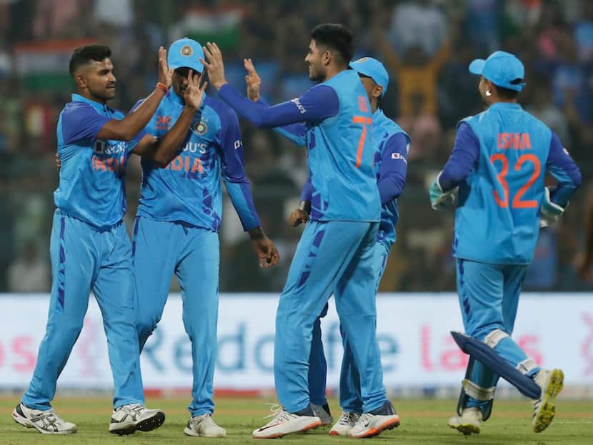 IND vs SL1st T20: मावी ने 4 विकेट लिए, भारत ने श्रीलंका को पछाड़ सीरीज का पहला मैच जीता
