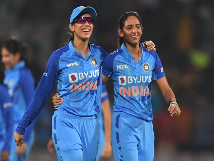 Women's T20 WC: मंधाना का पाकिस्तान के खिलाफ भारत के टी20 विश्व कप ओपनर में खेलना संदिग्ध- रिपोर्ट
