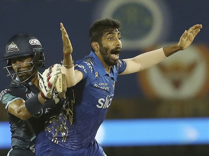  जसप्रीत बुमराह के बाद मुंबई इंडियंस के एक और तेज गेंदबाज की हुई सर्जरी;  मिस आईपीएल 16 की पुष्टि की
