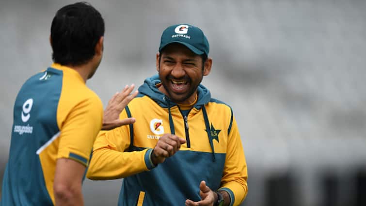 क्रिकेटर सरफराज अहमद ने यूनाइटेड किंगडम प्रवास के लिए पाकिस्तान छोड़ा: रिपोर्ट
