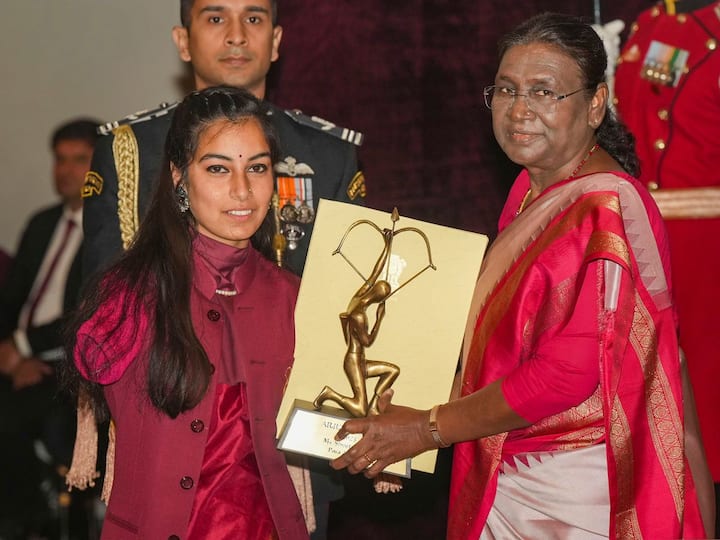  कौन हैं शीतल देवी?  मिलिए भारत के आर्मलेस आर्चर से जिन्होंने अर्जुन पुरस्कार 2023 जीता

