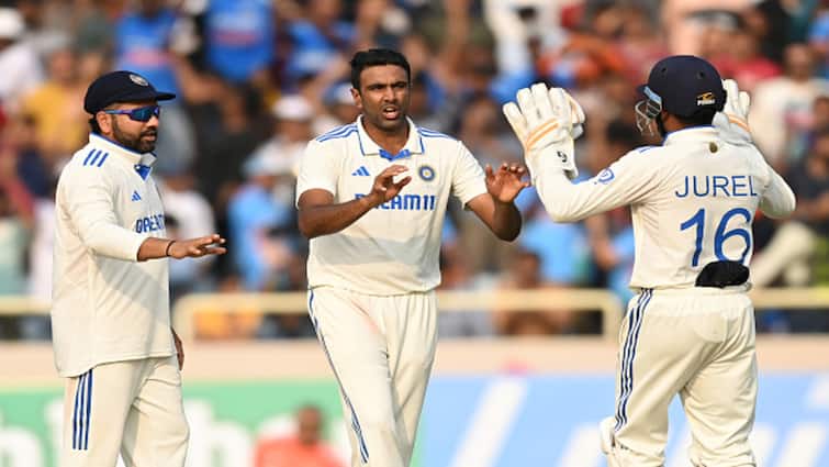 टेस्ट में किसी भारतीय गेंदबाज द्वारा सर्वाधिक पांच विकेट लेने का कारनामा