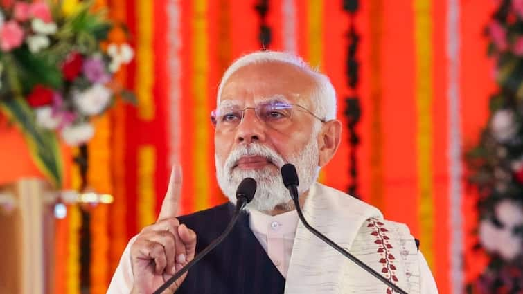 'बिहार के सबसे बड़े अपराधी': पीएम मोदी ने लालू पर बोला हमला, कहा- एनडीए सरकार में हुआ विकास
