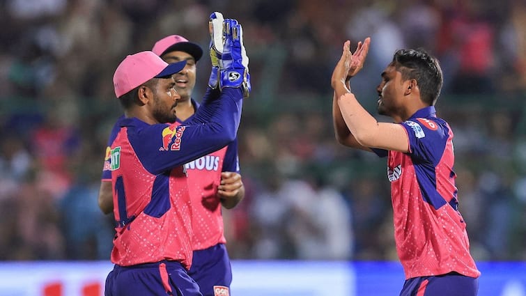 आरसीबी के खिलाफ आरआर खिलाड़ी पूरी गुलाबी जर्सी क्यों पहनेंगे?