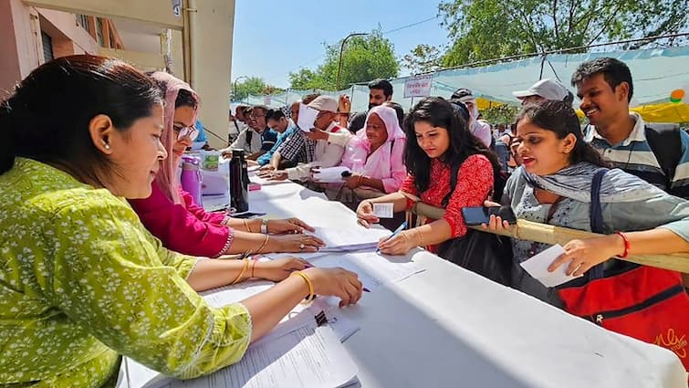 लोकसभा चुनाव: गौतमबुद्ध नगर में 2019, 2014 के चुनावों की तुलना में मतदान प्रतिशत में गिरावट
