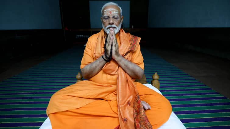 PM Modi Meditates In Kanniyakumari Amid Om Chants Video Watch: Hands Folded, Clad In Saffron PM Modi Meditates In Kanniyakumari Amid 