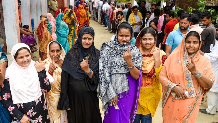  हिंसा के बीच पांचवें चरण के मतदान में बंगाल सबसे आगे, महाराष्ट्र सबसे निचले स्तर पर  सीट-वार प्रतिशत जांचें
