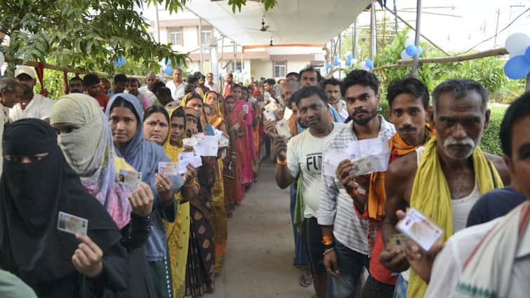 लोकसभा चुनाव के पांचवें चरण की वोटिंग के पहले 2 घंटों में सुस्त वोटिंग, फिर भी मतदान में बंगाल सबसे आगे
