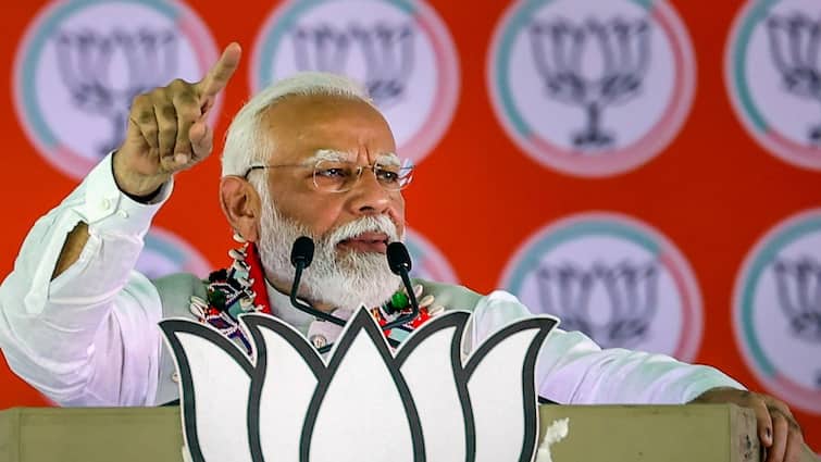 पीएम मोदी ने तेलंगाना में कांग्रेस पर साधा निशाना, कहा- 'वे हिंदुओं को दोयम दर्जे का नागरिक बनाना चाहते हैं'
