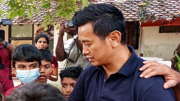 Sikkim Assembly Elections Former Indian Footballer Bhaichung Bhutia Trails In Barfung Seat Sikkim Assembly Elections: Ex-Indian Footballer Bhaichung Bhutia Trails By 4,000 Votes, Set For Another Poll Defeat