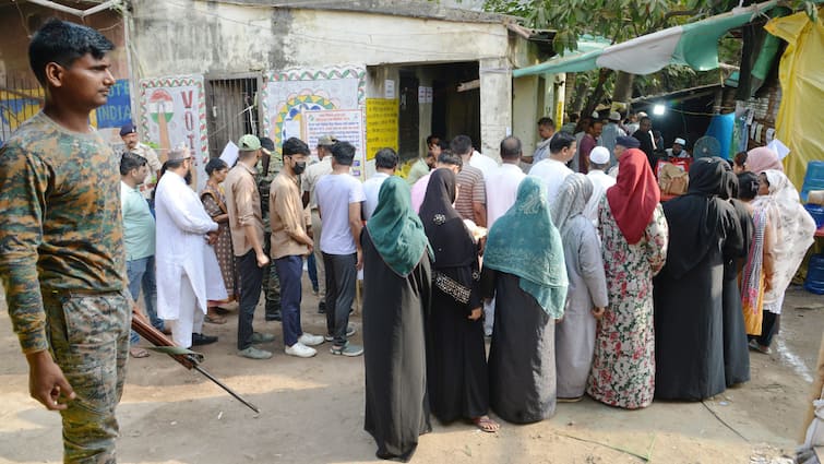 Lok Sabha Elections 2024 Phase 7 Voting Voter Turnout UP Varanasi Punjab Himachal Pradesh West Bengal Lok Sabha Elections 2024: Low Voter Turnout In First 2 Hours Of Last Phase Voting, Himachal Leads