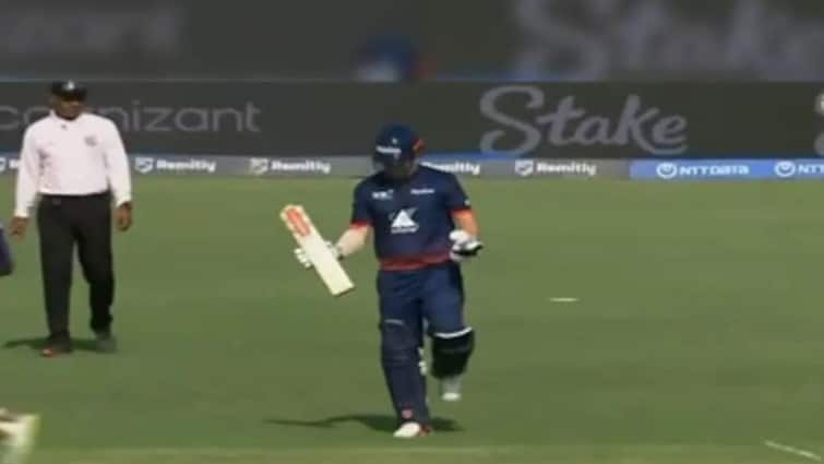 Andre Russell Short Pitch Ball Breaks Travis Head Bat In MLC Match Major League Cricket Viral Video Watch Andre Russell