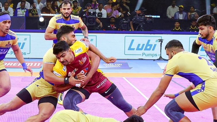 telugu titans beat tamil thalaivas pawan sehrawat stars with 12 points at GMCB Indoor Stadium Hyderabad Pro Kabaddi League PKL Season 11: Pawan Sehrawat