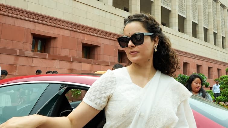 Kangana Ranaut Backs Yogi Adityanath