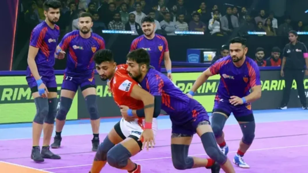 ashu-malik-super-10-helps-dabang-delhi-kc-draw-vs-gujarat-giants-pro-kabaddi-league-pkl-11-raid-tackle-points-match-report-highlights PKL Season 11: Star Raider Helps Dabang Delhi K.C. Extend Unbeaten Run To 5 Matches