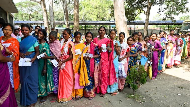 Jharkhand Polls: Phase One Concludes With 66.16% Turnout Across 43 Seats Despite Maoist Threats Jharkhand Polls: Phase One Concludes Peacefully With 66.16% Turnout Across 43 Seats Despite Maoist Threats