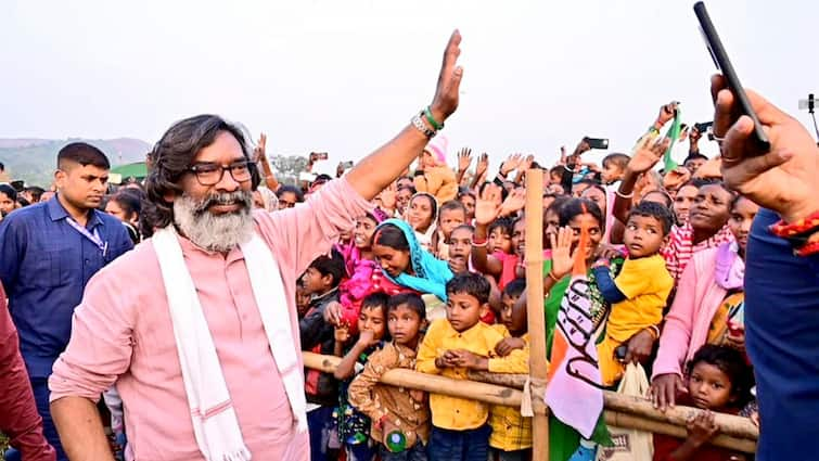 We Can Neither Be Divided Nor Silenced: Hemant Soren Before Taking Oath As Jharkhand CM We Can Neither Be Divided Nor Silenced: Hemant Soren Before Taking Oath As Jharkhand CM