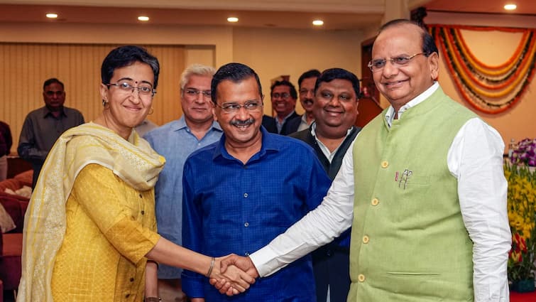 Delhi LG VK Saxena Objects To Arvind Kejriwal Calling Atishi A Temporary CM Terms It As Insult Delhi LG VK Saxena Objects To Arvind Kejriwal Calling Atishi A ‘Temporary CM’, Terms It As ‘Insult’