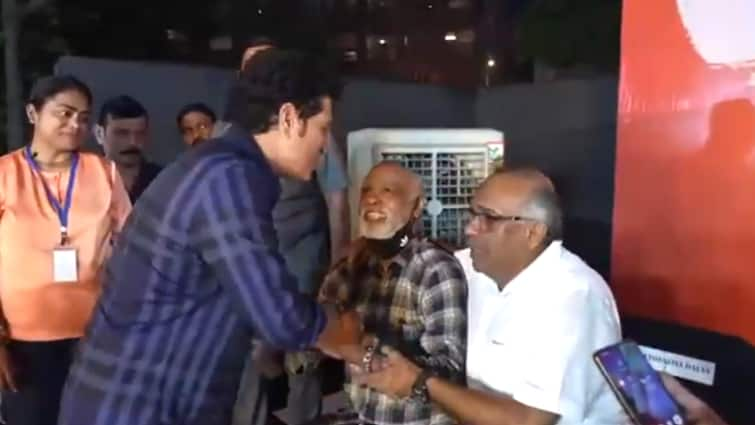 sachin-tendulkar-meets-vinod-kambli-ramakant-achrekar-memorial-shivaji-park-video-goes-viral-watch-cricket-old-friends-mumbai-openers-tweets-health-concerns Sachin Tendulkar, Vinod Kambli Reunite At Shivaji Park; Video Goes Viral 