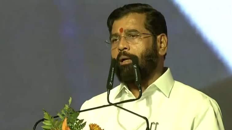 Eknath Shinde takes oath as Maharashtra Deputy Chief Minister Devendra Fadnavis takes oath as CM 