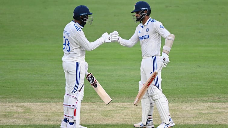 IND vs AUS 3rd Test Australia Break Jasprit Bumrah Akash Deep Partnership Early On Day 5 Bowl India Out For 260 At The Gabba IND vs AUS 3rd Test: Australia Break Bumrah-Akash Stand Early On Day 5, India Bowled Out For 260