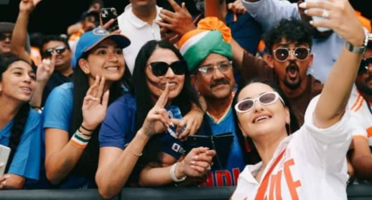 IND vs AUS Sonakshi Sinha Karishma Tanna Cheering For India In Melbourne Pictures IND vs AUS: Bollywood Divas Spotted Cheering For India In Melbourne - See Pic