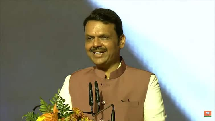 Devendra Fadnavis Returns As Maharashtra Chief Minister Five-Year Wait Ends Two Deputy CMs Eknath Shinde Ajit Pawar Devendra Fadnavis Returns: Five-Year Wait For CM Post Ends With A Grand Swearing-In