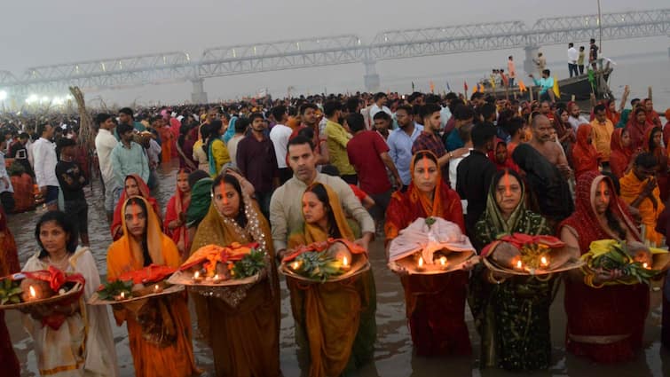 Delhi Election 2025 Congress Promises To Make Grand Chhath Puja Festivities Build Sharada Sinha Ghat Delhi Election: Congress Promises To Make Grand Chhath Puja Festivities Like 