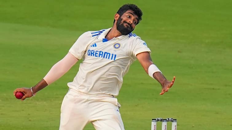 Jasprit Bumrah Injury Update Not Playing Fourth Innings Due To Back Injury India Defend 162 Runs In IND vs AUS Sydney Test Jasprit Bumrah Sits Out Fourth Innings Due To Injury As India Defend 162 Runs In IND vs AUS Sydney Test