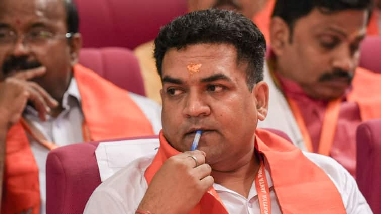 Delhi Elections: BJP Releases Second List, Kapil Mishra, Ex-AAP Leader Priyanka Gautam Among 29 Candidates Delhi Elections: BJP Releases Second List, Kapil Mishra, Ex-AAP Leader Priyanka Gautam Among 29 Candidates