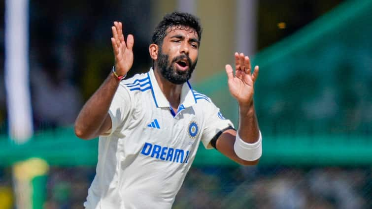 IND vs AUS Jasprit Bumrah Faces Major Injury Concerns Leaves Field Mid Play For Scans In Sydney IND vs AUS: Jasprit Bumrah Faces Major Injury Concerns, Leaves Field Mid-Play For Scans In Sydney