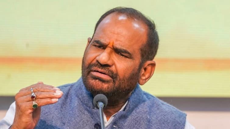 Delhi Election 2025 Ramesh Bidhuri Defends Priyanka Gandhi Remark Amid Backlash Demands Lalu Prasad Yadav Apology For Hema Malini Statement Delhi Election: Amid Row Over His ‘Roads Like Priyanka Gandhi’s Cheeks’ Remark, Ramesh Bidhuri Responds To Backlash