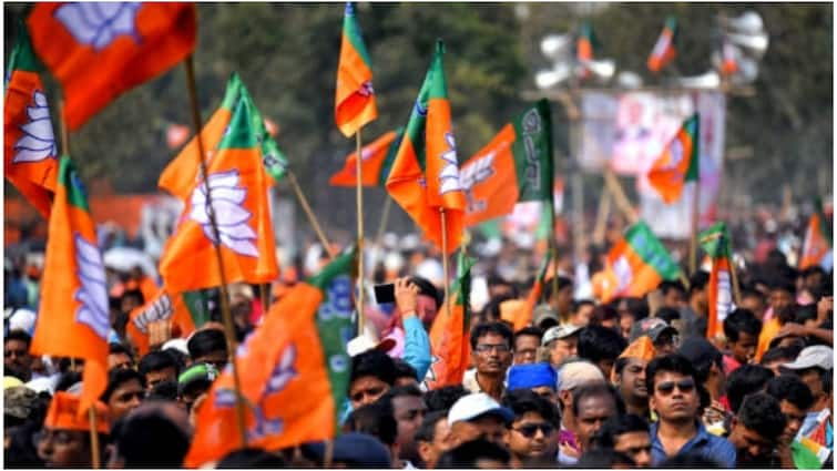 Delhi Election 2025 BJP Faces Protest Over Mangolpuri Candidate Change Karam Singh Karma Protestors Say We Dont Want Outsider Delhi Election: BJP Faces Protest Over Mangolpuri Candidate Change, Protestors Say ‘We Don’t Want Outsider’