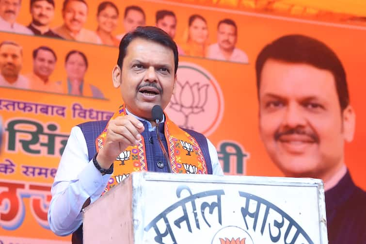 Maharashtra Chief Minister Devendra Fadnavis urged people to follow PM Modi