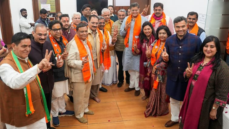 Delhi Chief Minister BJP Postpones Legislature Party Meeting To February 20 Oath Ceremony Likely On Feb 21 BJP Postpones Meeting To Finalise Delhi CM, Oath Ceremony Likely On Feb 21