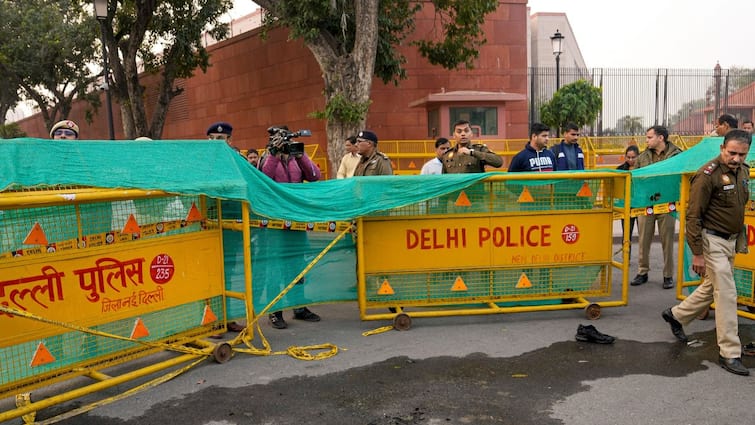 Delhi Elections 2025 Security Beefed Up Over 150 Paramilitary Companies 30,000 Policemen To Be Deployed Security Beefed Up In Delhi Ahead Of Polls. Over 150 Paramilitary Companies, 30,000 Policemen To Be Deployed