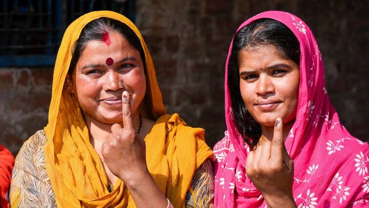 Delhi Elections: Pakistani Hindu Refugees Use Right To Franchise For First Time Delhi Elections: Pakistani Hindu Refugees Use Right To Franchise For First Time