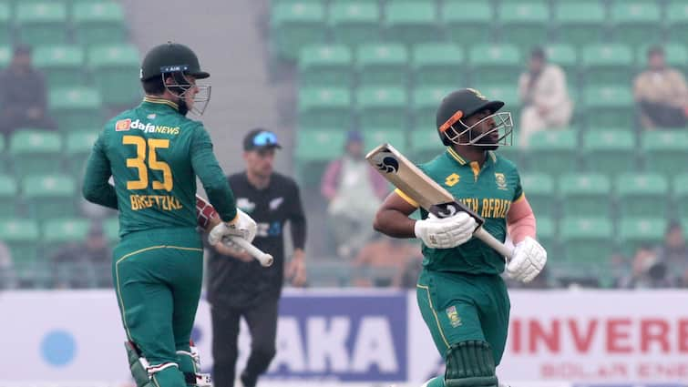 temba bavuma praises matthew breetzke south africa loss to new zealand odi tri series pakistan gaddafi stadium lahore icc champions trophy 2025 Temba Bavuma Praises Debutant In South Africa