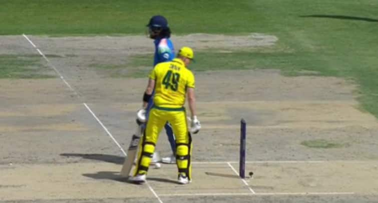 IND vs AUS Bizarre Scene Ball Hits Wicket But Steve Smith Not Out Bizarre Scene! Ball Hits Wicket, But Smith Not Out - Why?