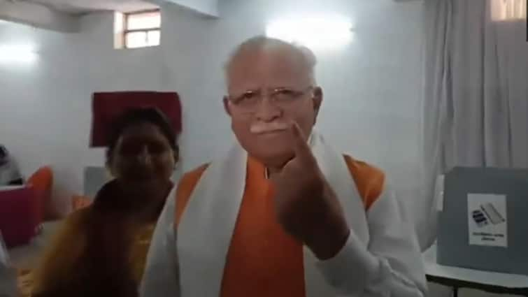 Haryana Local Body Elections Unnion Minister Manohar Lal Khattar Votes In Karnal Union Minister Manohar Lal Khattar Casts Vote In Local Body Elections In Haryana – WATCH