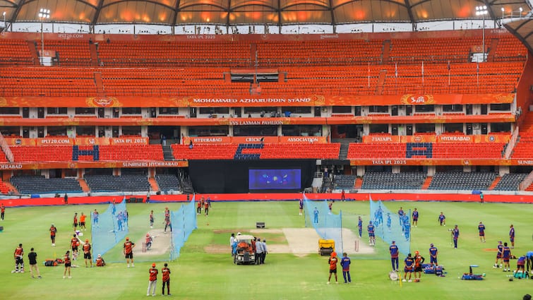 ipl 2025 match srh vs mi no cheerleaders fireworks pay respect pahalgam terror attack black armband hyderabad No Cheerleaders, Fireworks In SRH Vs MI As IPL Pay Tribute To Pahalgam Terror Attack Victims