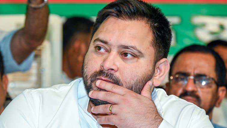 Bihar assembly election 2025 asaduddin owaisi AIMIM keen to join mahagathbandhan Asaduddin Owaisi